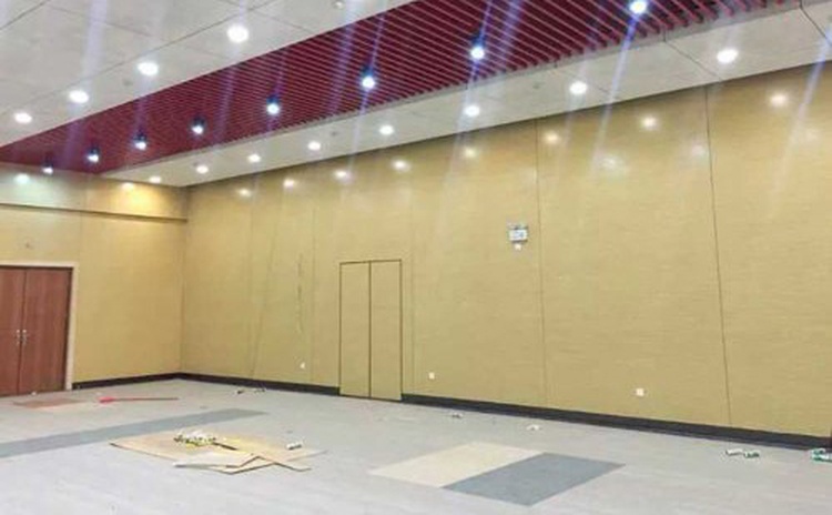 四川樂(lè)山學(xué)校會(huì)議室吸音纖維板聲學(xué)工程-1 四川樂(lè)山學(xué)校會(huì)議室吸音纖維板聲學(xué)工程-1